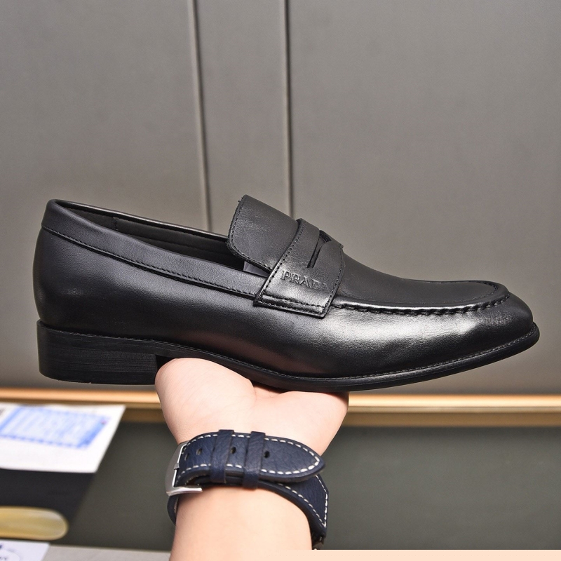 Pra*a leather shoes